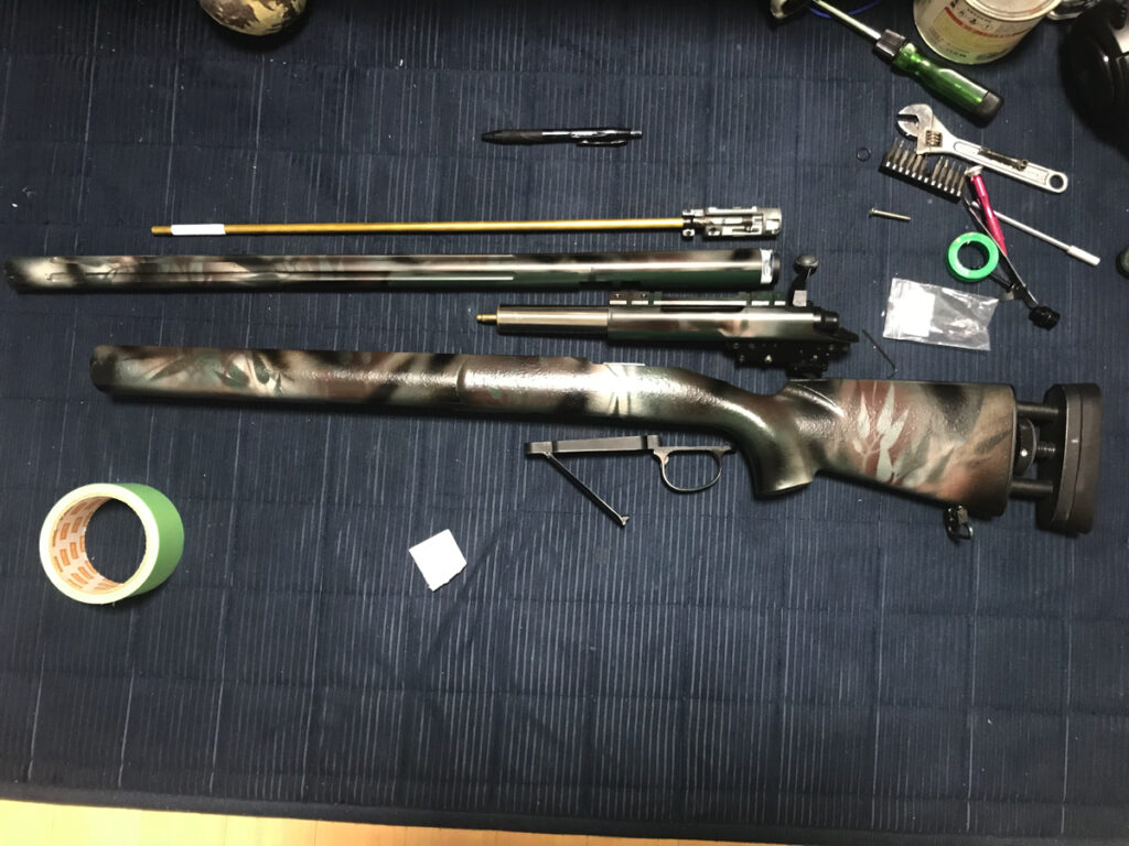 A&KのM24を分解します。