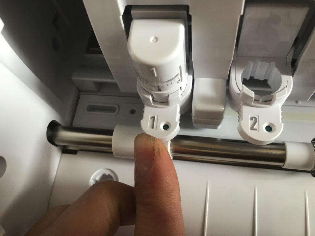 オートブレードを取り付けます。