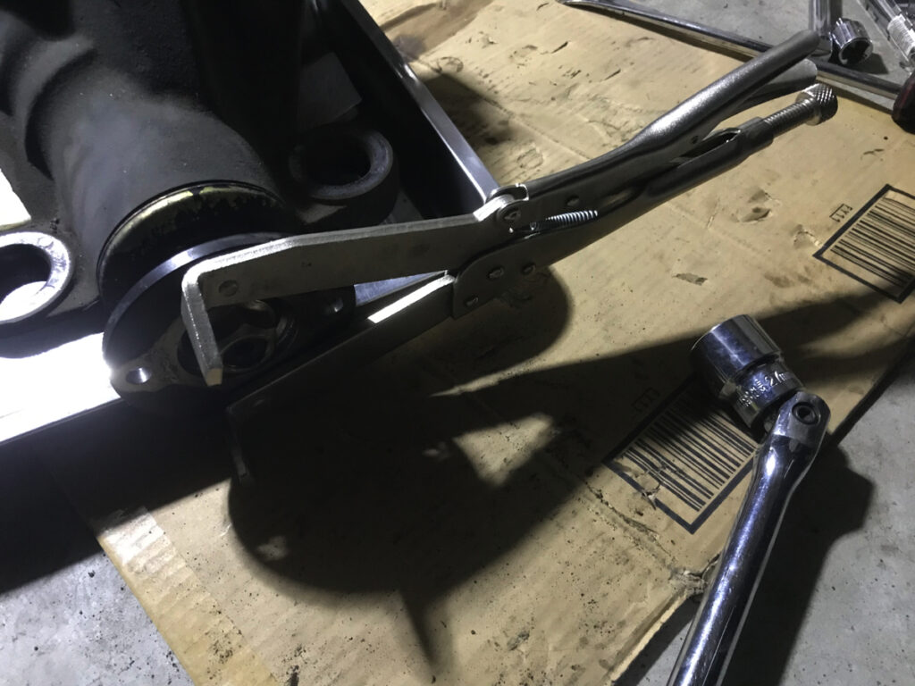 フランジナット外し