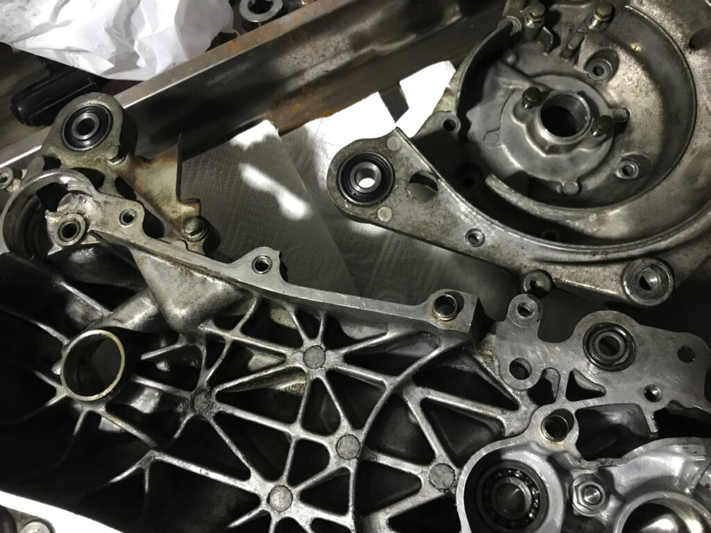 ブッシュ打ち替え完了