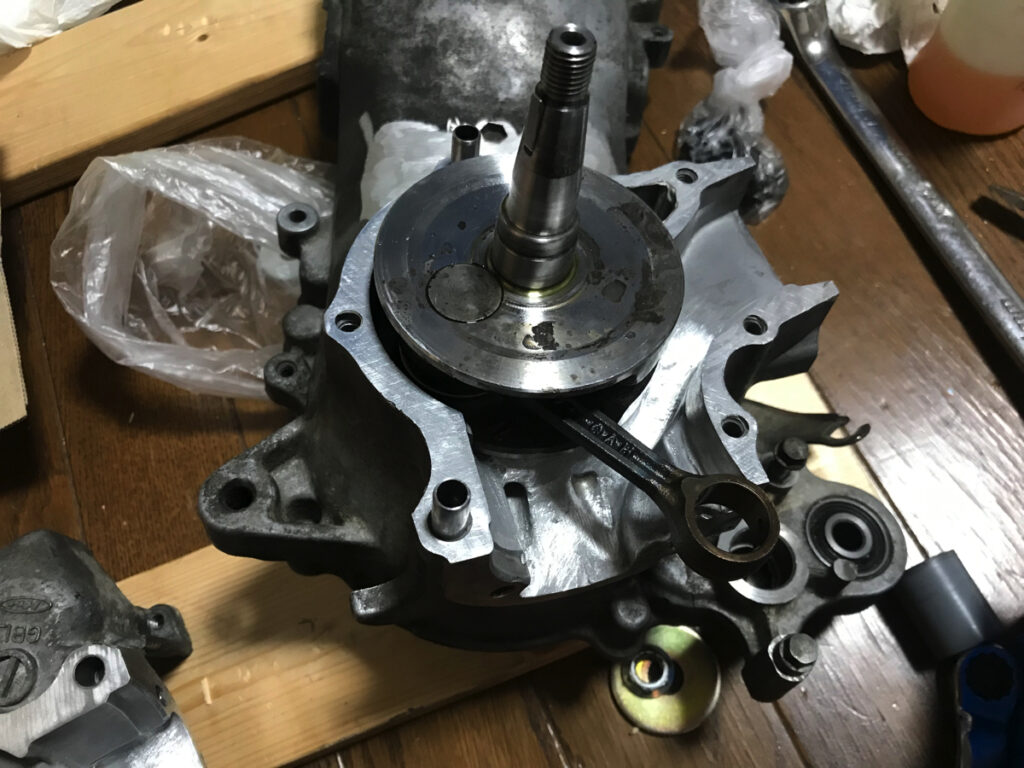 クランク片側圧入完了